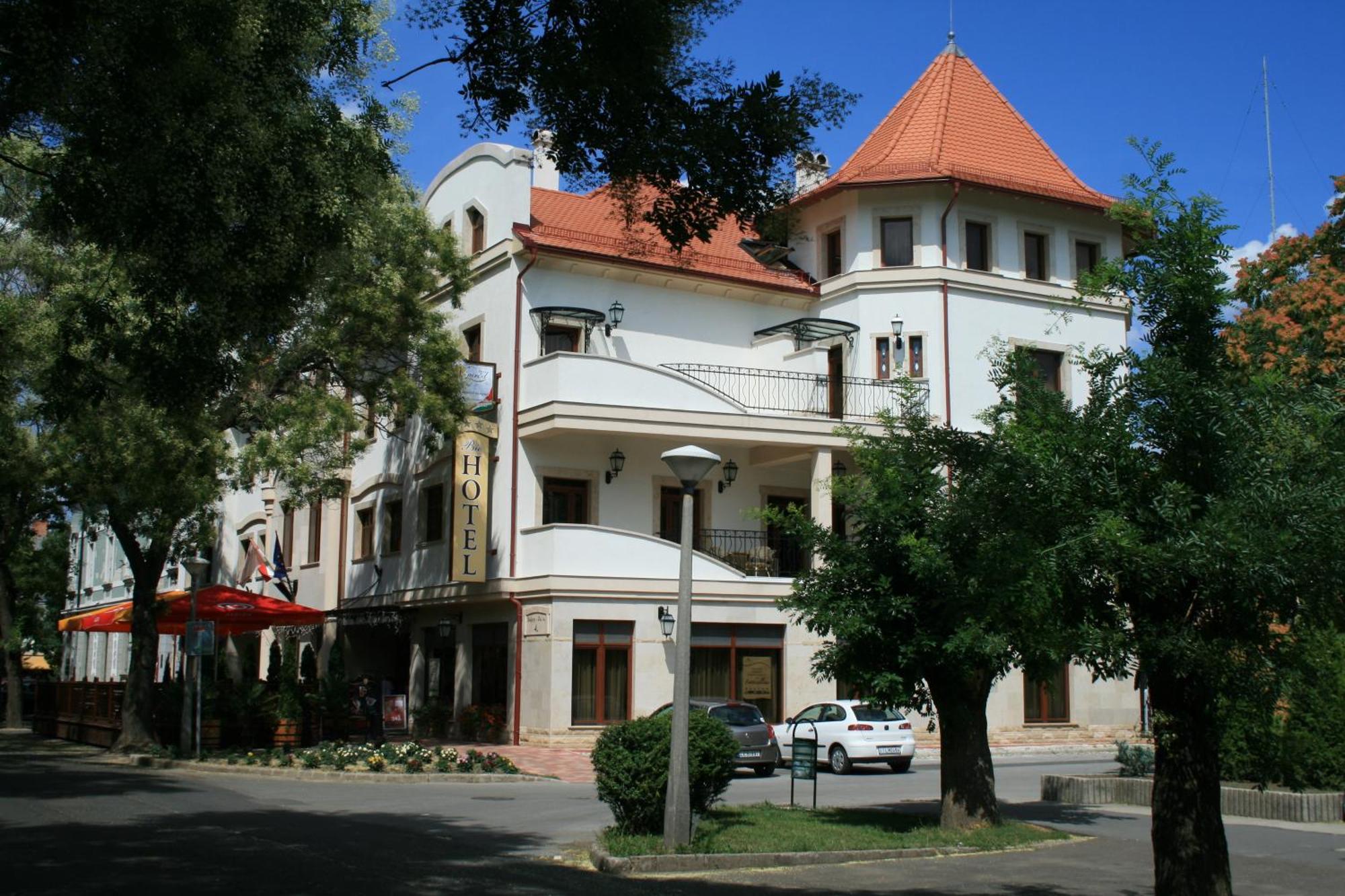 Nimród Bioszálloda és Bioétterem Karcag Exterior foto